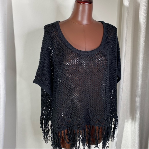 Torrid open stitch fringe crop top - Picture 2 of 10